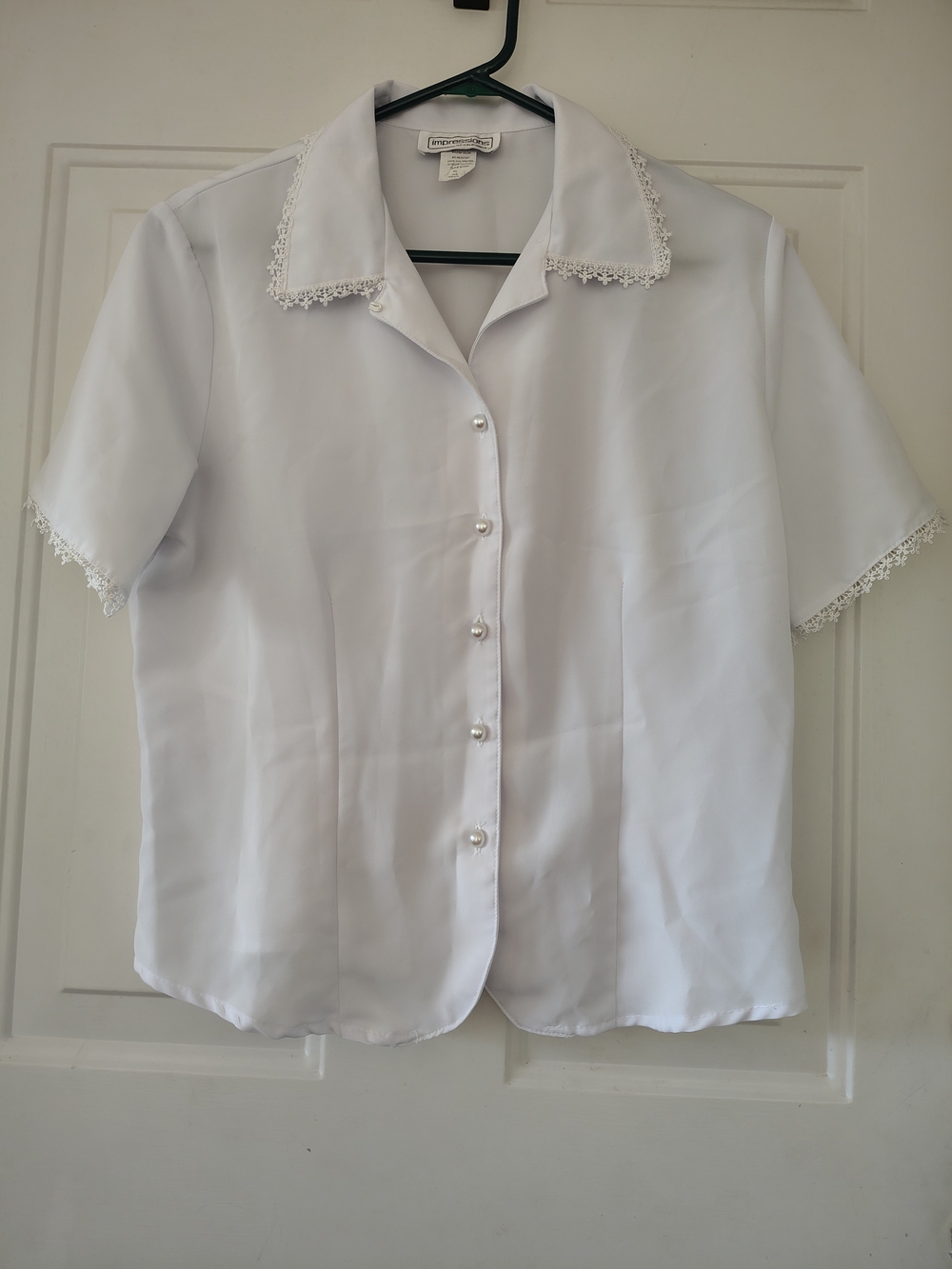 White Short-Sleeve Lace-Trim Button Front Blouse Vintage Lace Trim Pearl Button